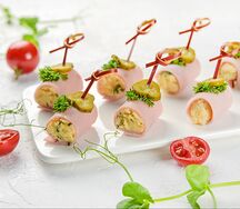 Рулетик из ветчины с сыром и чесноком