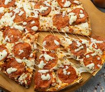 Бон-пицца с пепперони 