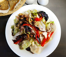 Салат с куриной печенью