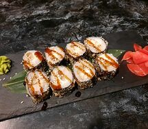 Футомаки хот с угрем и мясом цыпленка