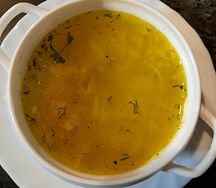 Суп с яичной лапшой и курицей
