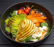 Салат боул с овощами