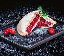 Французский колобок с вишней