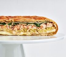 Kurnik mini с сёмгой и моцареллой