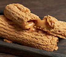 Эклер с солёной карамелью