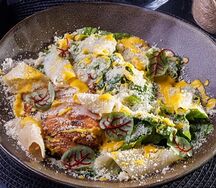 Салат с цыпленком и грушей