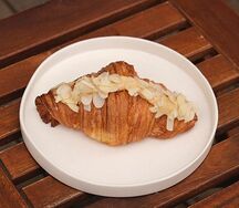 Круассан Миндальный