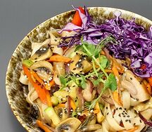 Пшеничная лапша с курицей