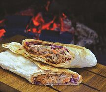 BBQ-ролл с копченой свининой