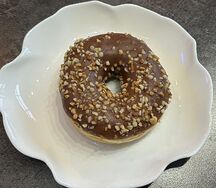 Донат с ореховой начинкой Nutty cream Stokson