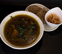 Грибная похлебка с луком фри