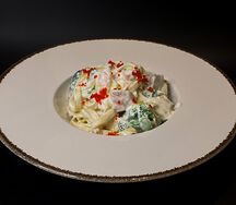 Паста с лососем, брокколи и икра масаго