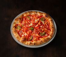 Пицца Пепперони с чоризо и халапеньо