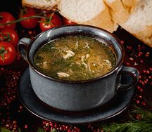 Куриный бульон с фрикадельками