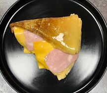 Блин с ветчиной и сыром