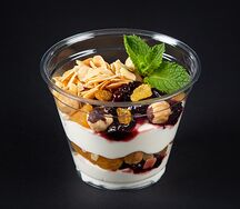 Творожное парфе с сухофруктами