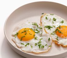 Глазунья из двух яиц