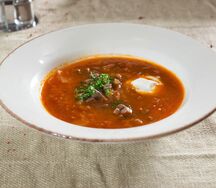 Солянка мясная со сметаной