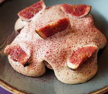 Сметанник с вишней и хурмой