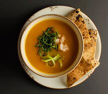 Суп-пюре из тыквы с креветкой