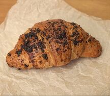 Круассан шоколадный