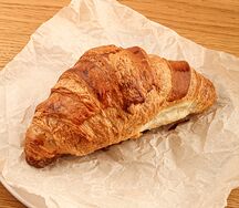 Малиновый круассан