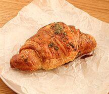 Круассан фисташковый