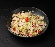 Салат Цезарь с курицей