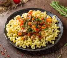 Макароны с говядиной