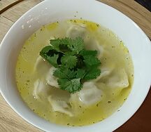 Пельмени с бульоном собственного приготовления