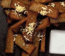 Ржаные гренки с чесноком и сыром