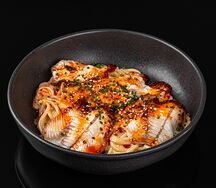 Лапша спайси Мак-энд-чиз с угрем