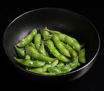 Бобы эдамамэ с солью
