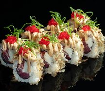 Сливочный тунец с бонито и спайси-соусом