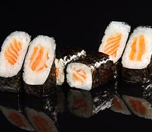 Маки-ролл с лососем