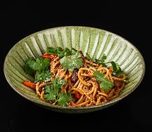 Лапша с говядиной в соусе сливочные бобы