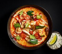 Том ям с креветками и кальмаром