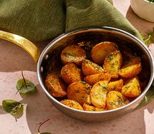 Запечённый картофель в травах