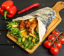 Гирос в арабской лепешке