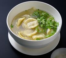 Пельмени с бульоном 
