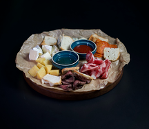 Гастрономическое ассорти на компанию