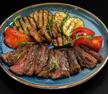 Стейк Скёрт с овощами гриль