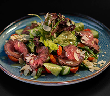 Салат с ростбифом