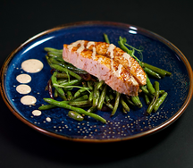 Лосось Татаки с кенийской фасолью