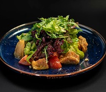 Тёплый салат с баклажанами