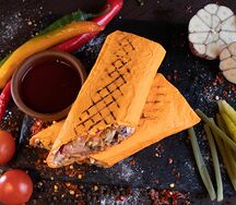 Донер с курицей в сырном лаваше