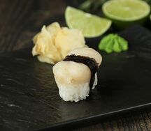 Суши Гребешок