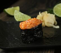 Гункан Лосось