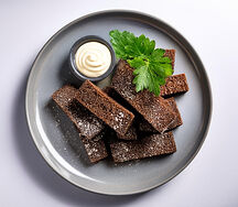 Гренки с чесночным соусом