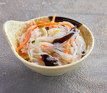 Салат из фунчозы